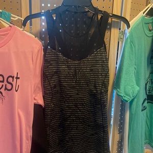 Lululemon size medium tank top